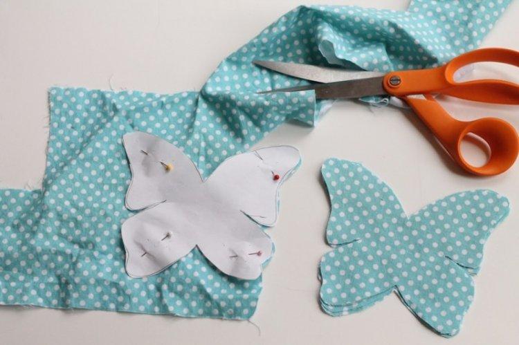 Papillons en tissu - Papillons DIY sur le mur