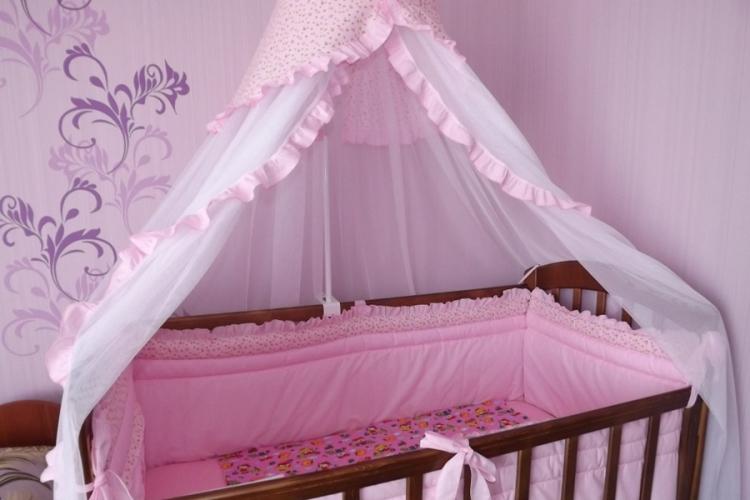 Auvent sur un berceau - idées de conception de photo