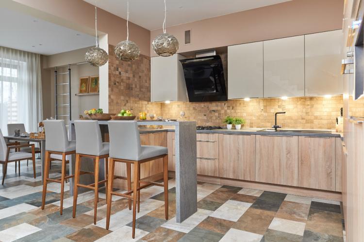 Comptoirs de bar à l'intérieur de la cuisine - photo