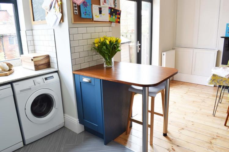 Comptoirs de bar à l'intérieur de la cuisine - photo