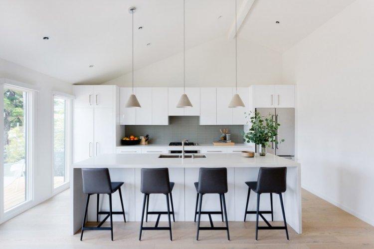 Cuisine blanc mat avec plan de travail blanc - photo design