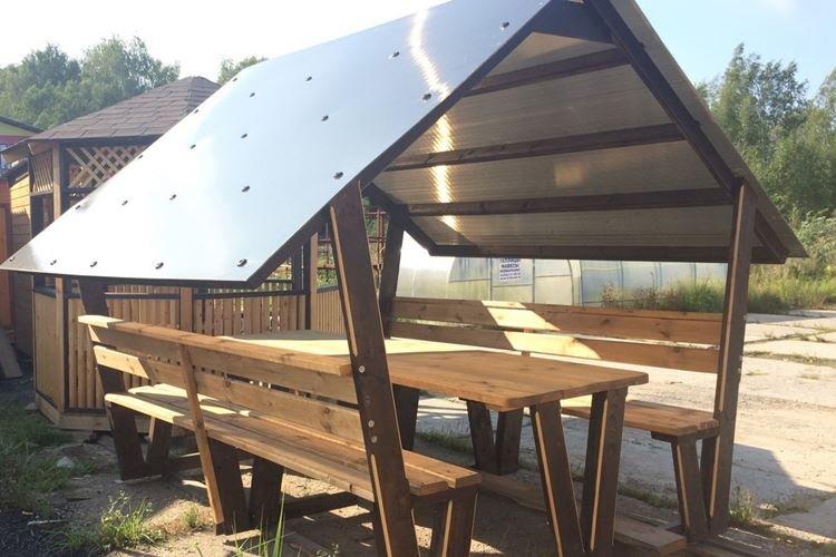 Pergola en polycarbonate avec cadre en bois - photos et idées
