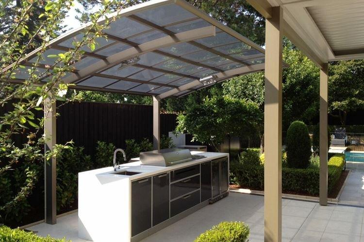 Gazebo en polycarbonate avec barbecue - photos et idées