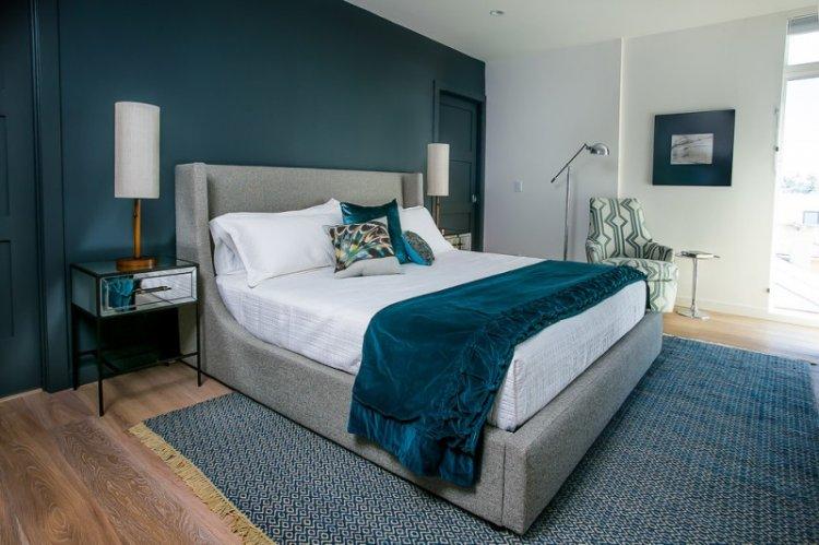 Chambre à coucher de couleur turquoise - photo de design d'intérieur