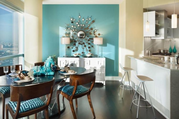 Couleur turquoise à l'intérieur de la cuisine