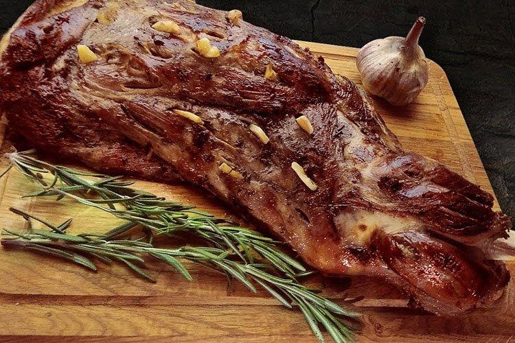 Gigot d'agneau au vin - recettes