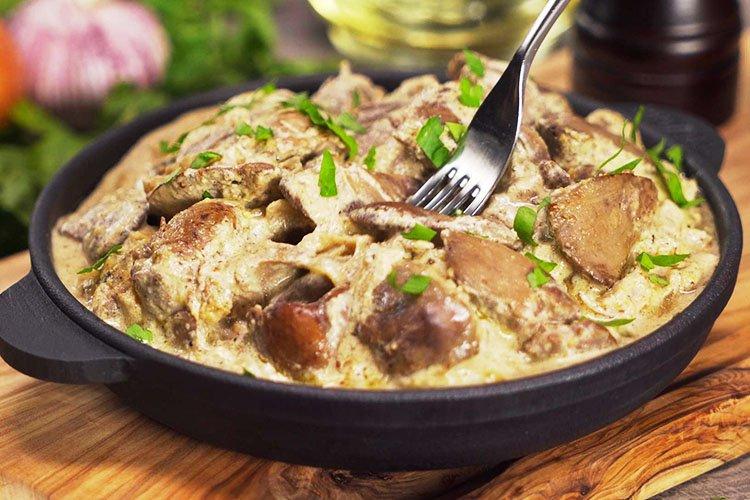 Foie de poulet dans une poêle - recettes