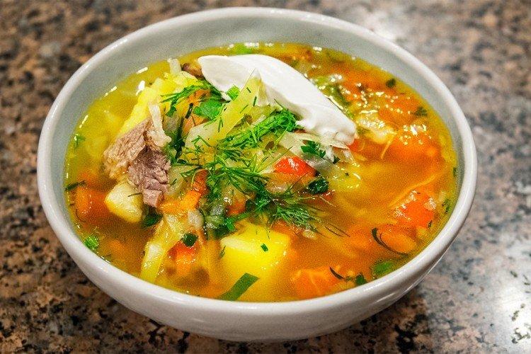 Soupe au chou avec de la viande - recettes