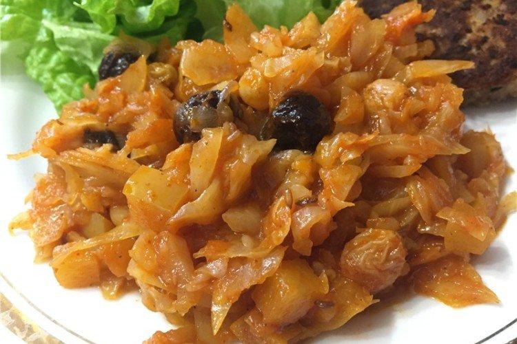 Chou mijoté aux pommes - Recettes de plats au four