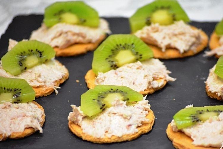 Sandwichs au poulet et au kiwi pour le Nouvel An 2021 - recettes