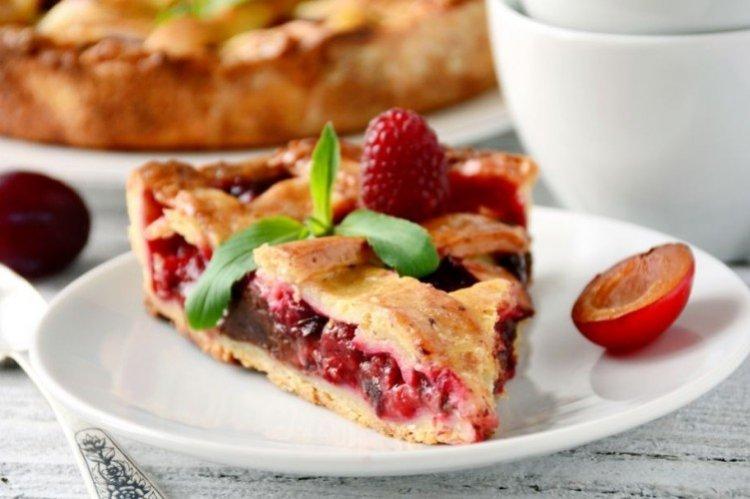 Tarte rapide aux prunes pour le thé - recettes