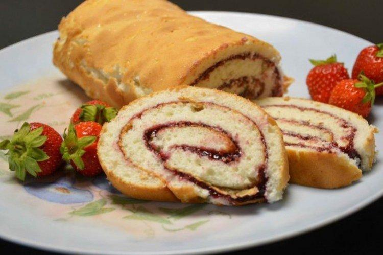 Gâteau rapide sous forme de petit pain pour le thé - recettes