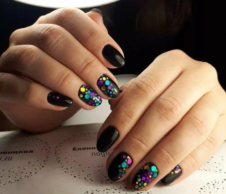 Confettis - Manucure noir et blanc