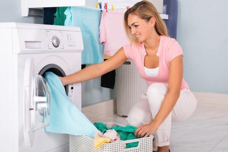 Blanchisserie - Ce qu'une femme devrait faire à la maison