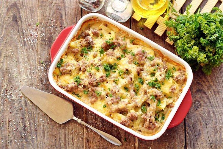 Casserole de pommes de terre à la viande hachée et aux aubergines - Que cuisiner à partir de recettes de viande hachée et de pommes de terre