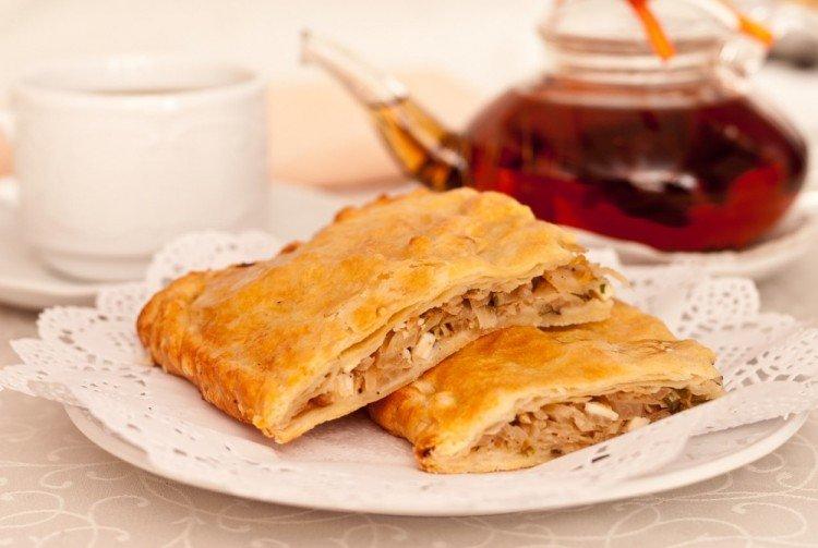 Pâte feuilletée à la viande et au chou - Que cuisiner à partir de pâte feuilletée à la levure