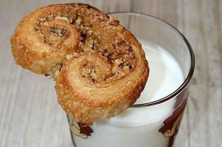 Oreilles feuilletées aux noix - Que cuisiner à partir de pâte à levure feuilletée