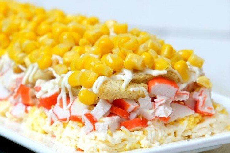 Salade de crabe aux croûtons - Que cuisiner sur les recettes de table du Nouvel An