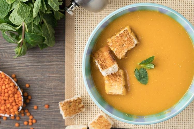 Soupe lentilles menthe - Que cuisiner pour déjeuner rapidement et savoureux