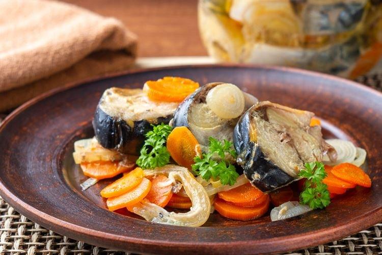 Maquereau aux légumes - Que cuisiner pour le dîner rapidement et savoureux