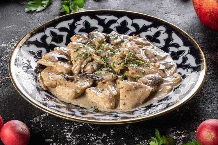 Poulet aux champignons à la crème - Que cuisiner pour un dîner rapide et savoureux