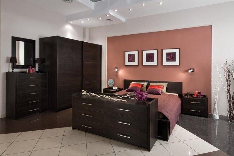 Couleur wengé dans la chambre - conception de photos