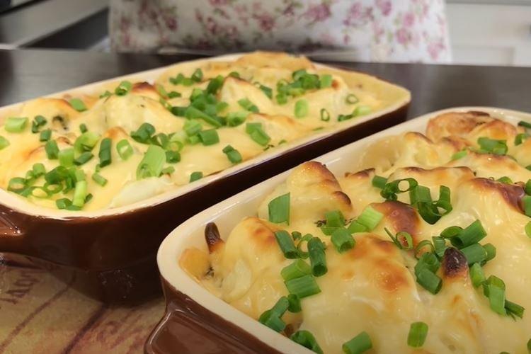 Chou-fleur aux herbes sous fromage au four - recettes étape par étape avec photo