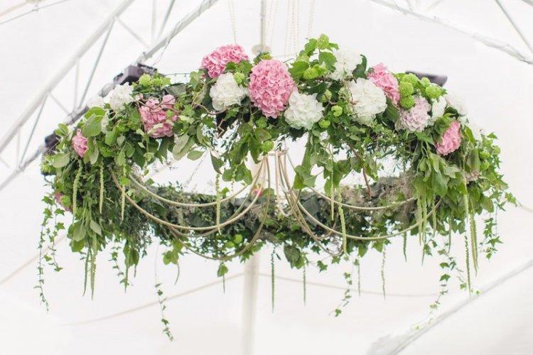 Décoration florale à suspendre pour mariage