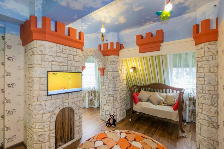 Pierre décorative dans la chambre des enfants