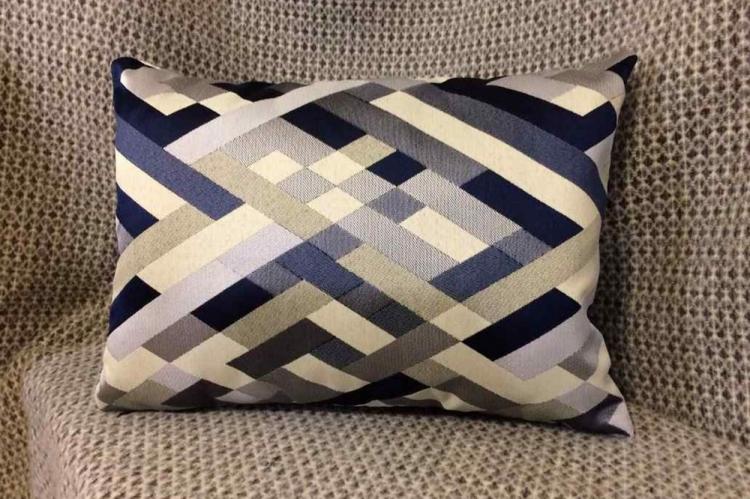 Rubans de satin - Patrons et idées de bricolage pour coussins décoratifs