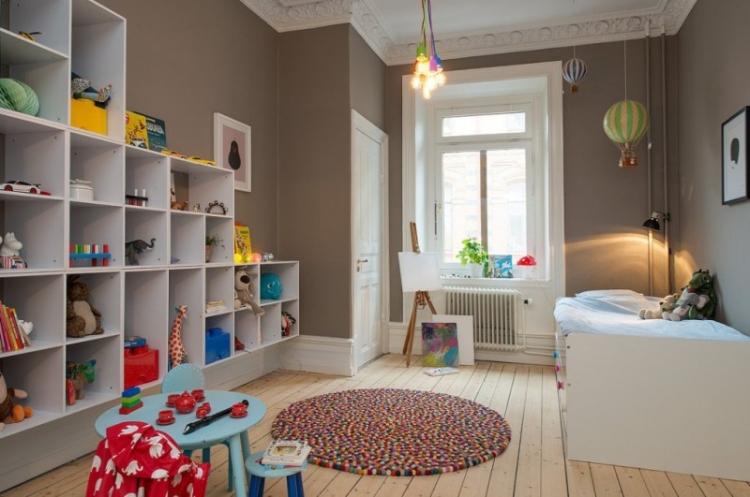 Chambre de bébé marron pour garçon - Décoration d'intérieur
