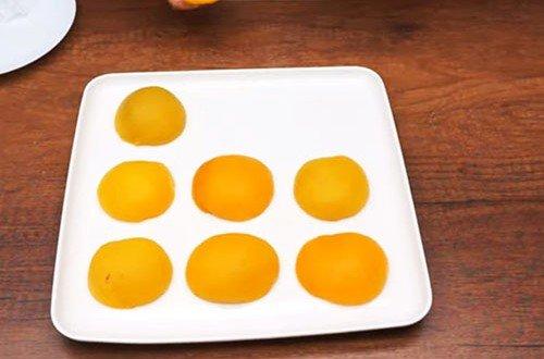 Gâteau pour enfants aux abeilles à faire soi-même - une recette étape par étape