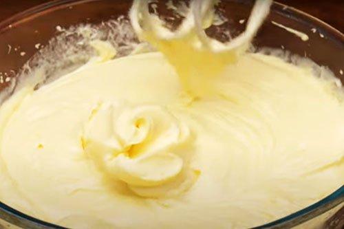 Gâteau pour enfants aux abeilles à faire soi-même - une recette étape par étape