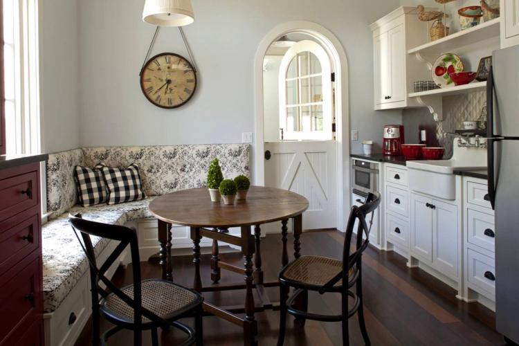 Canapé de cuisine de style provençal