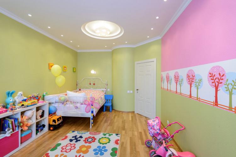 Décoration plafond - Conception d'une chambre d'enfant pour une fille