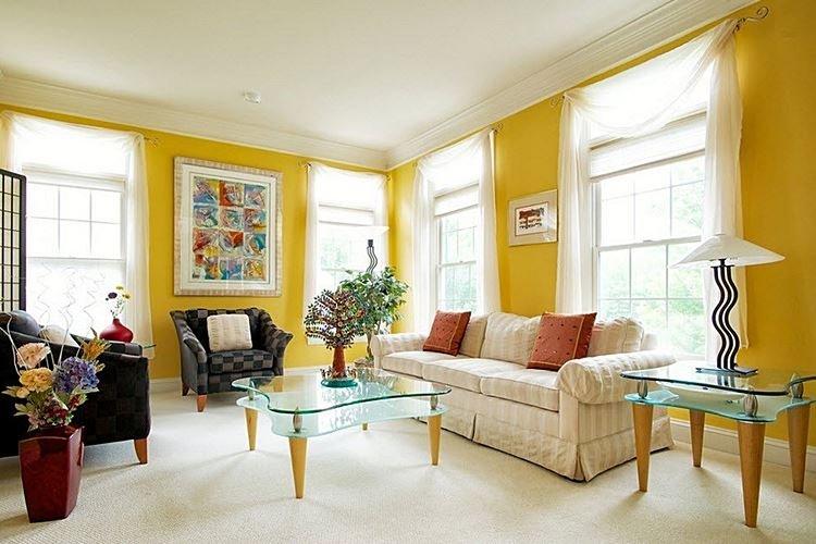 Design de salon jaune 2021