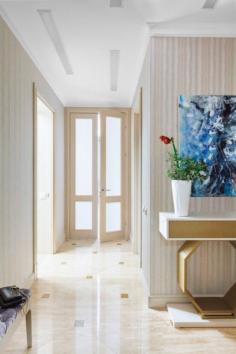 Papier peint pour le couloir de l'appartement - conception de photos