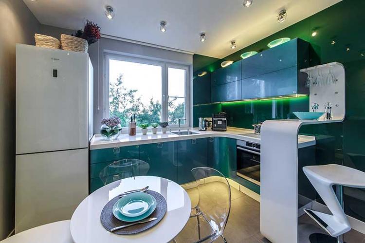 Cuisine 3 par 4 - photo de design d'intérieur