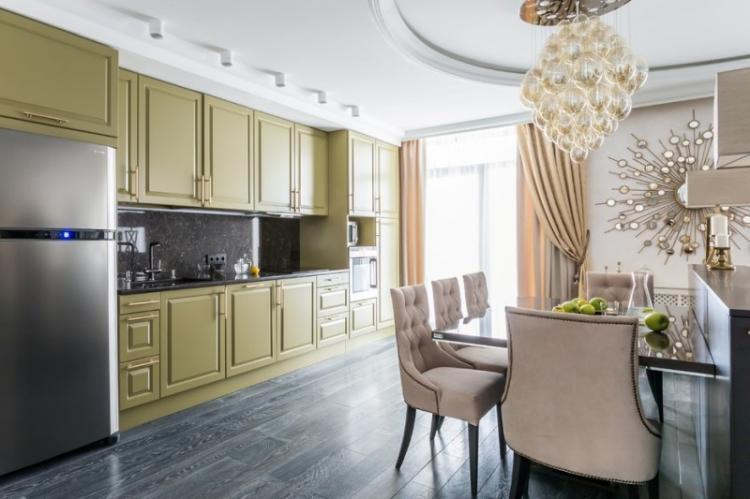 Décoration de plafond - Conception de cuisine de style classique