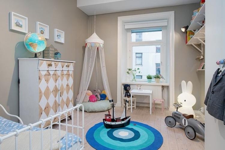 Conception d'une petite chambre d'enfants - photos d'intérieurs réels
