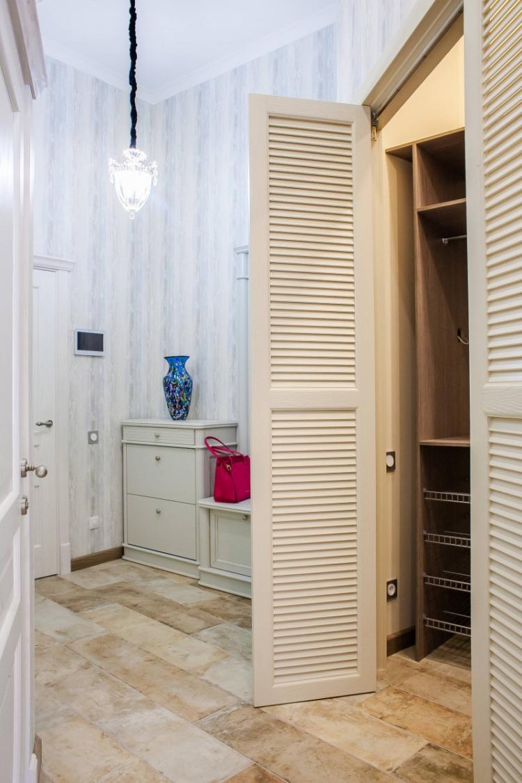 Niches fonctionnelles et pièces de rangement - Conception d'un petit couloir