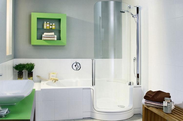 Baignoire ou cabine de douche - Petite salle de bain design