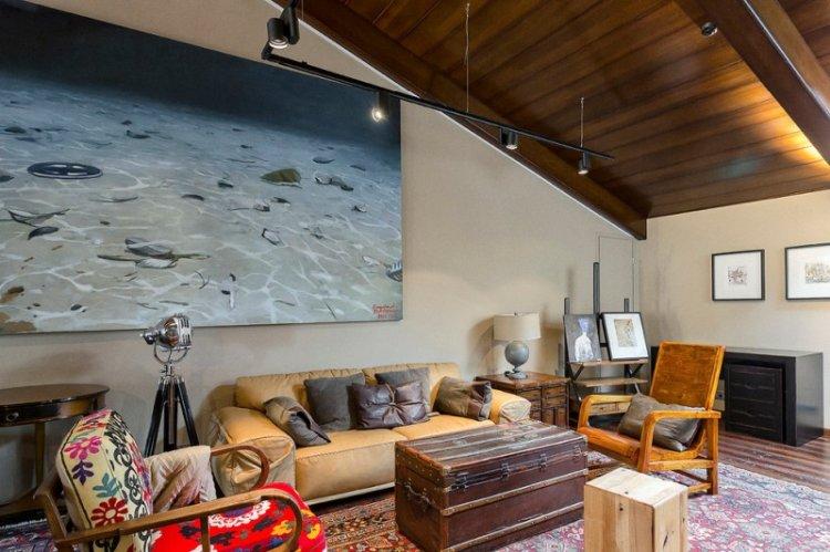 Conception de salon dans le grenier - photo