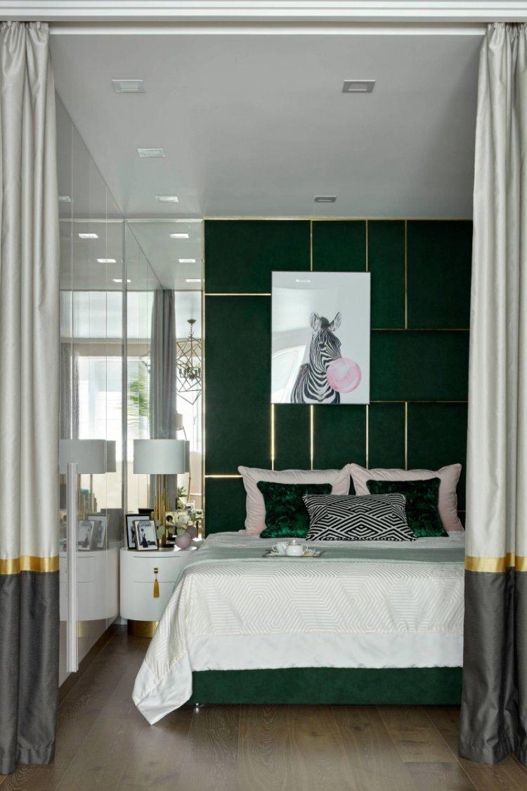 Tropiques dans une maison à panneaux - Conception d'un appartement d'une pièce