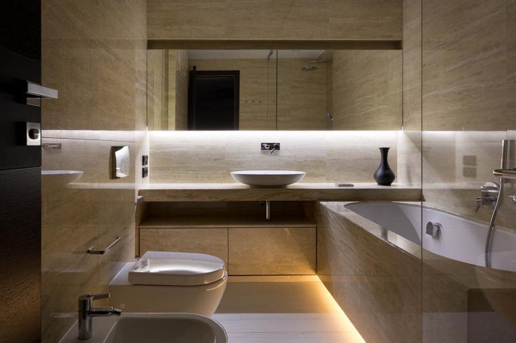 Salle de bain combinée dans les tons marron - Design d'intérieur