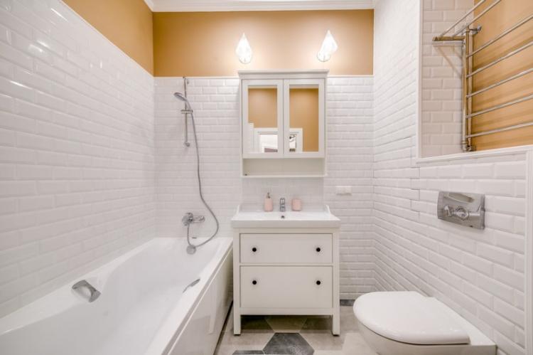 Conception d'une salle de bain combinée 5 m². - des photos de vrais intérieurs