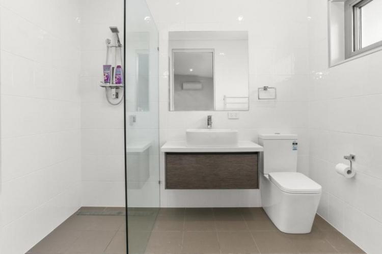 Décoration murale - Salle de bain design avec douche