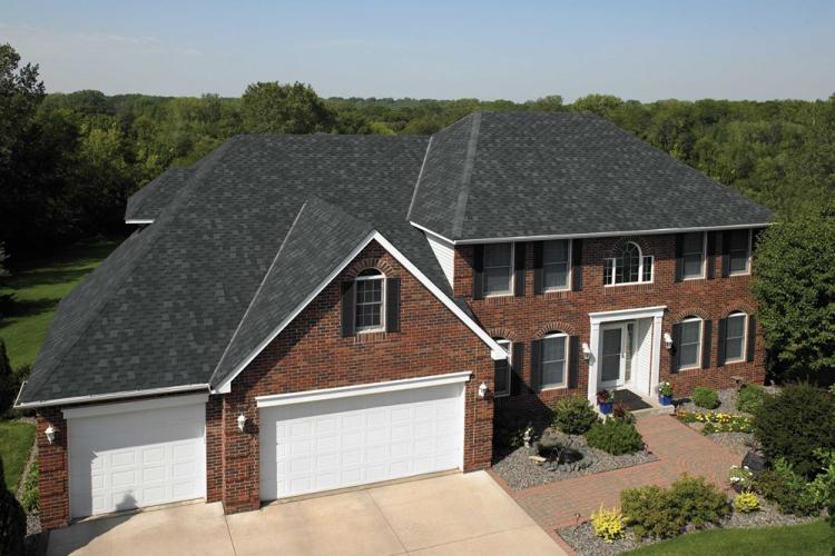 Toit pour une maison à deux étages