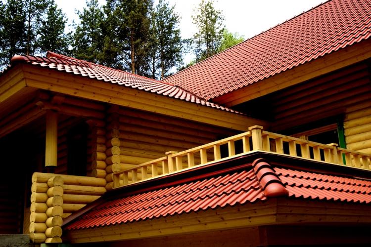 Toit pour une maison à deux étages