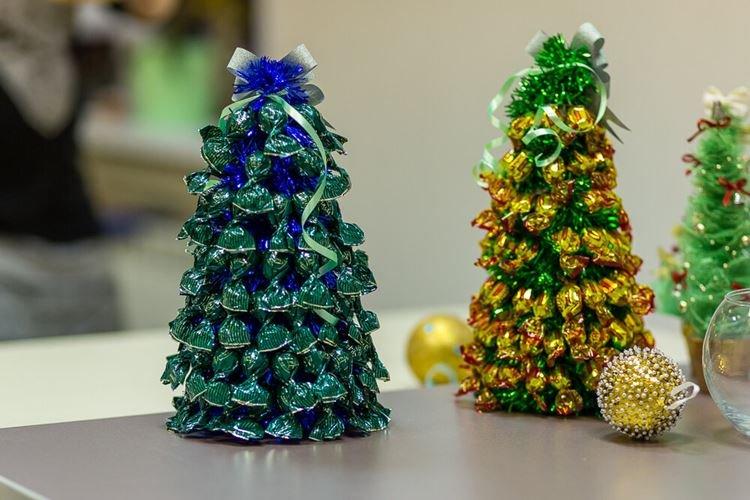 Sapin de Noël DIY fait de bonbons - photos et idées